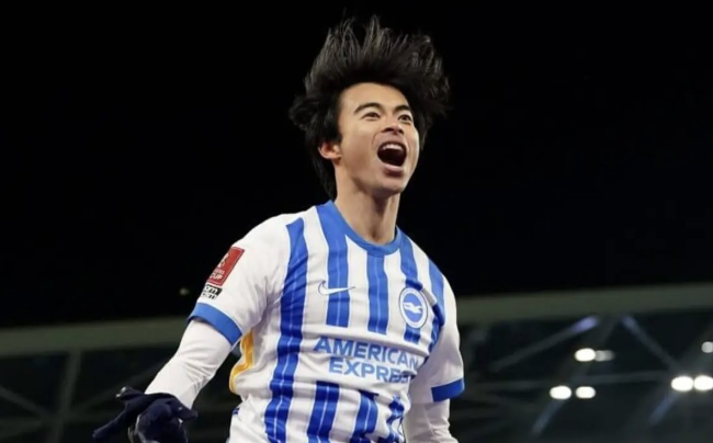 布莱顿主帅许尔策勒焚毁战术计划，激励球队2-1淘汰切尔西