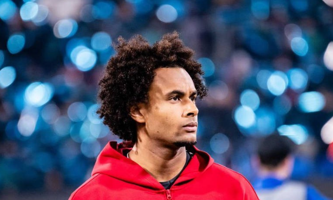 曼联团建新援献唱，齐尔克泽R&B惊艳四座