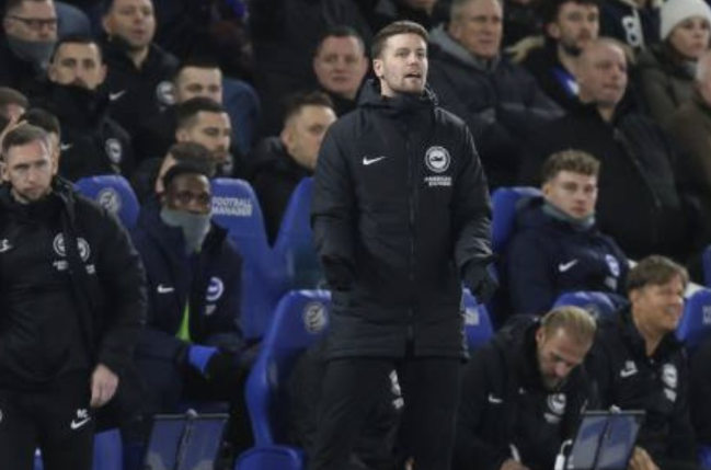 布莱顿主教练许尔策勒：幸运取胜，维尔贝克领袖作用显著，球队反应积极