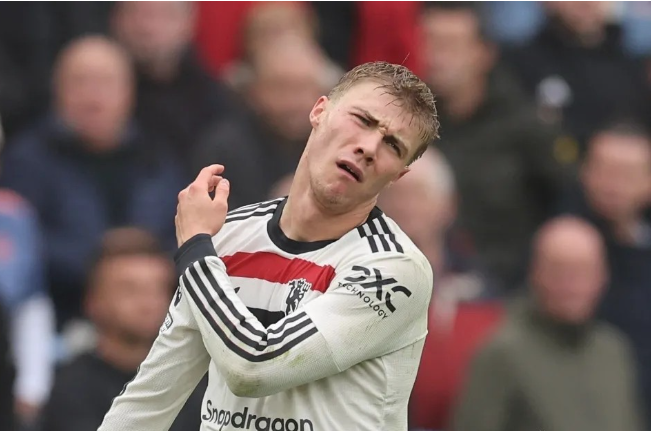 曼联与那不勒斯潜在互换交易复杂，霍伊伦与奥斯梅恩前景不明