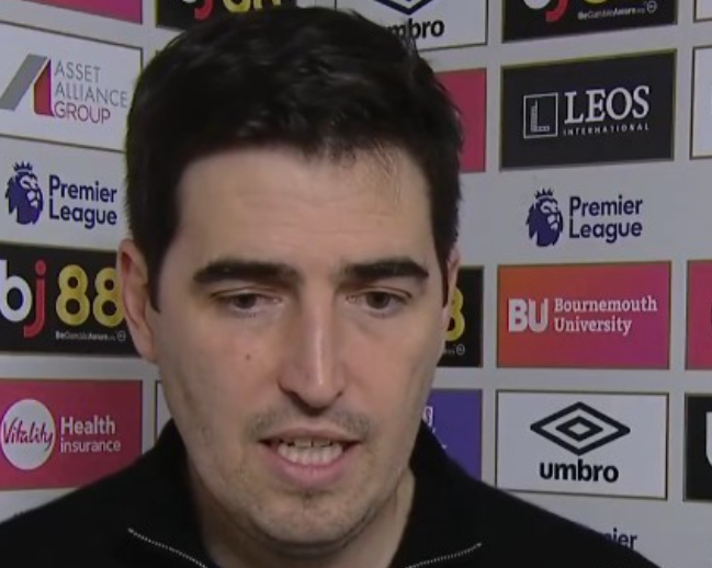 伯恩茅斯点球险胜狼队，伊劳拉赛后直指VAR争议与球队坚韧