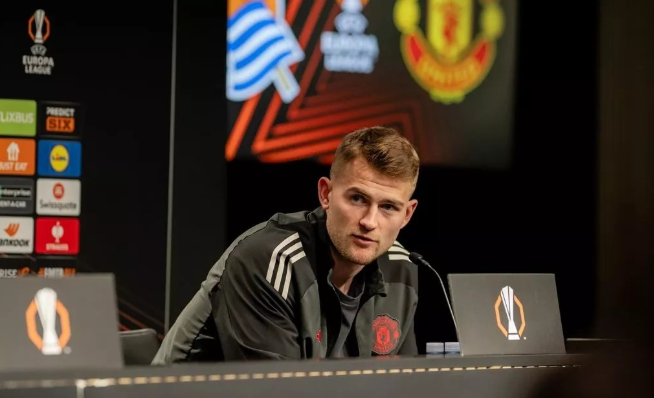 德利赫特谈曼联现状：需提升表现，欧联对阵皇家社会是展示机会