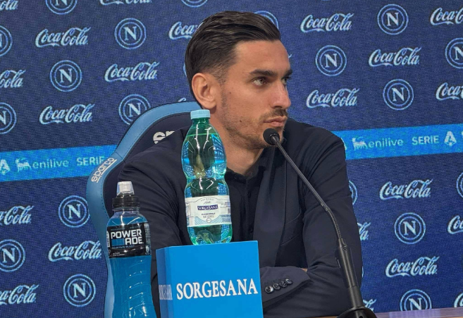 那不勒斯门将梅雷特谈2-1胜佛罗伦萨：争冠路上需更冷静果断