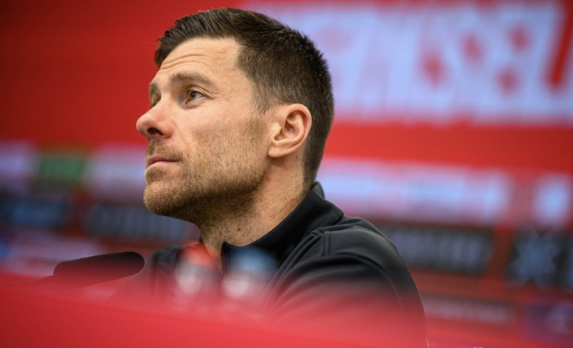 勒沃库森主帅哈维-阿隆索赛前发布会：阵容调整与伤员情况