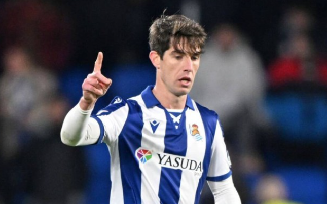 皇家社会副队长怒斥裁判争议判罚，欧联杯出局令人愤怒