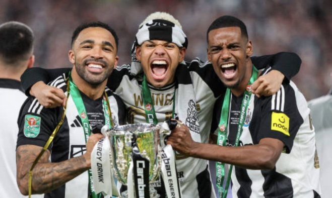 纽卡斯尔联英联杯夺冠，伊萨克盛赞队友并展望未来