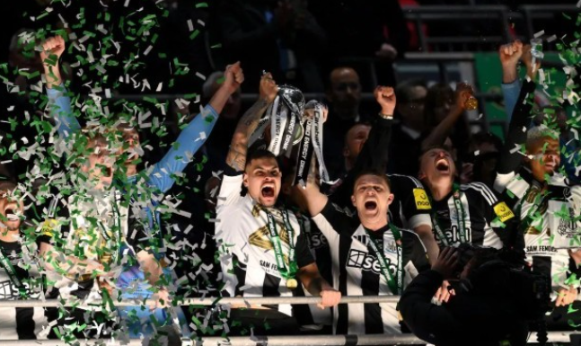 纽卡英联杯夺冠后，夺冠游行计划推迟至赛季末