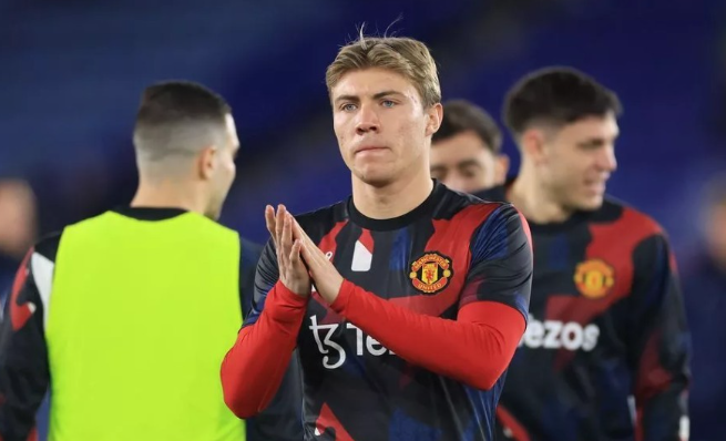 霍伊伦谈曼联胜莱斯特城：进球是前进一步，与齐尔克泽合作愉快