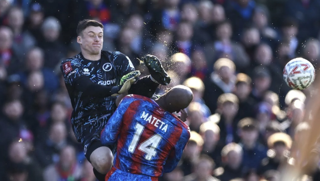 水晶宫前锋马特塔回忆足总杯惊险一幕：耳朵受伤幸免于难