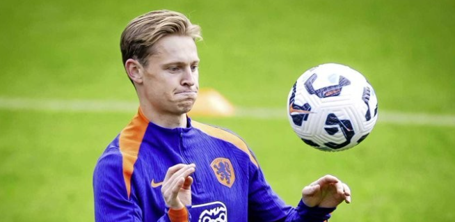 德容康复参加荷兰队训练，将出战对阵西班牙比赛