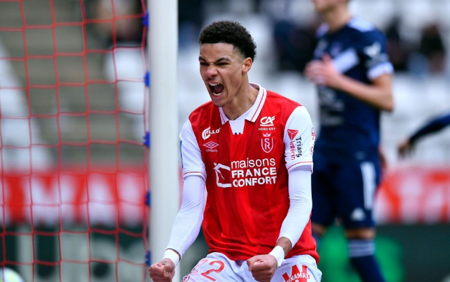 曼联长期关注埃基蒂克，2022夏曾会谈，球员愿与C罗共事