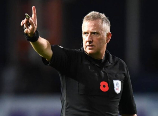 前英超裁判莫斯回忆执法经历：诺兰、瓦尔迪与穆里尼奥最让他头疼