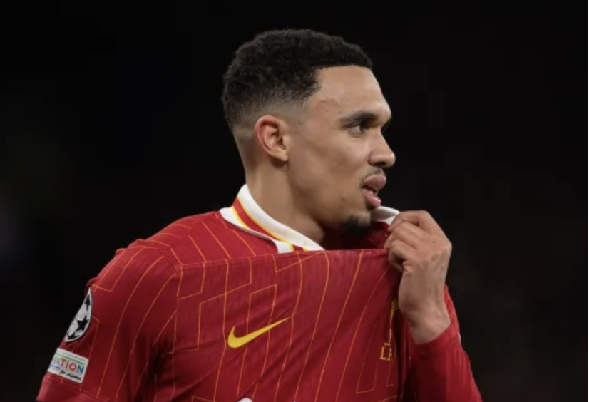 内维尔：阿诺德若转会皇马将面临激烈竞争