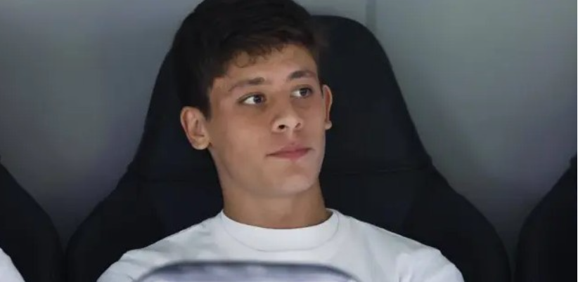 维拉总监蒙奇盛赞居莱尔，强调球队成长与欧冠目标