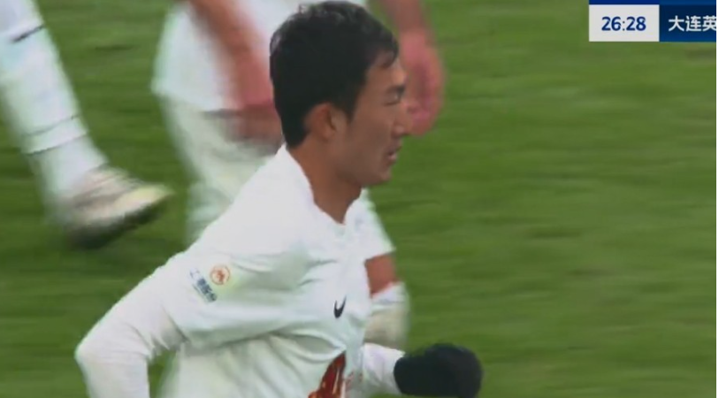 大连英博2-0胜长春亚泰，获中超首胜，吕鹏客串中卫表现出色