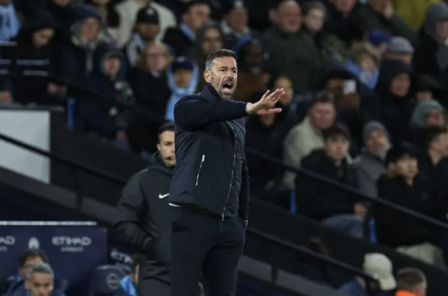 莱斯特城主帅范尼斯特鲁伊：面对困境，团队需共渡难关