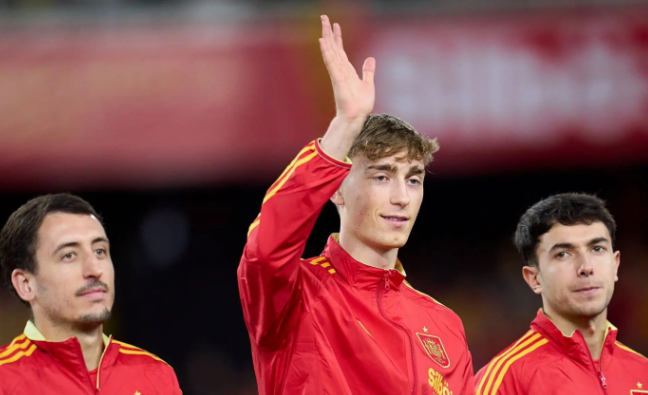 赫伊森入拜仁引援名单，皇马亦表兴趣，防线补强受关注