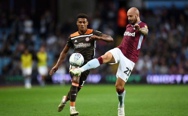 赫顿谈欧冠焦点战：维拉战巴黎需稳守反击，马丁内斯成关键先生