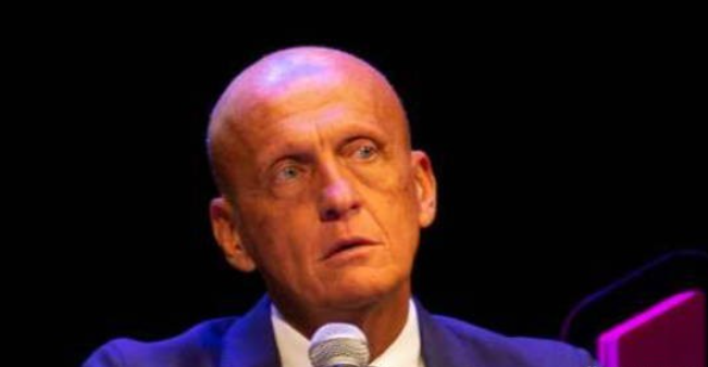 世俱杯裁判将佩戴随身摄像头：开启全新观赛与评估体验