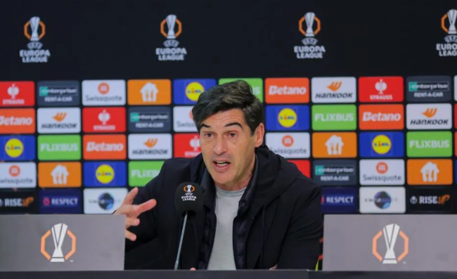 丰塞卡：里昂无惧曼联欧联杯挑战，团队防守是取胜之匙