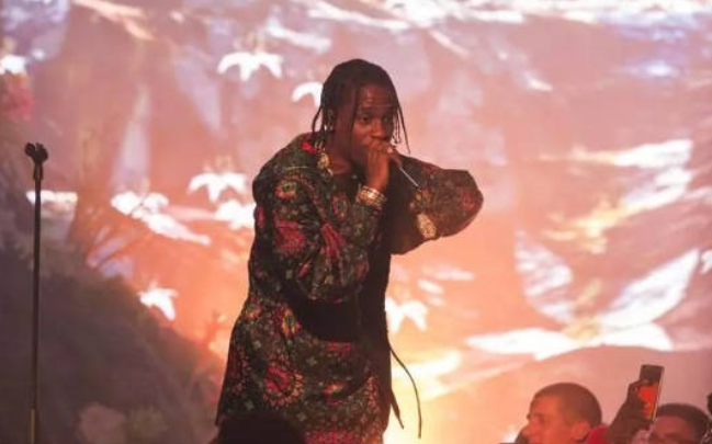 巴萨国家德比次回合将穿Travis Scott联名球衣，盼借联名求胜