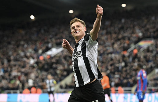 纽卡球员巴恩斯赛后采访：大胜水晶宫展现团队实力，期待墨菲入选英格兰队