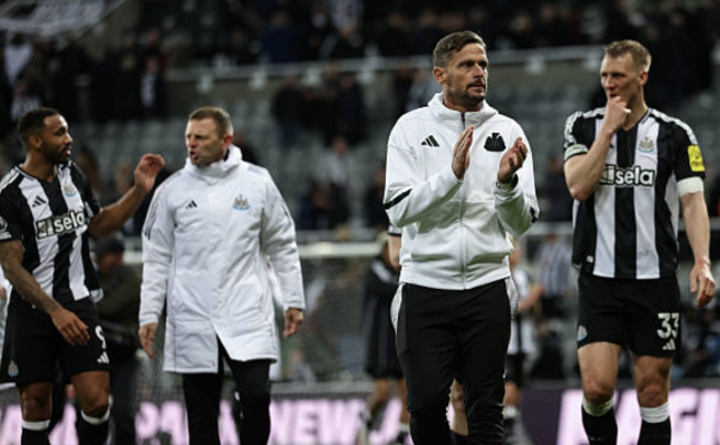 纽卡助理教练丁达尔：大胜水晶宫后展望欧冠资格，强调团队平衡与持续努力