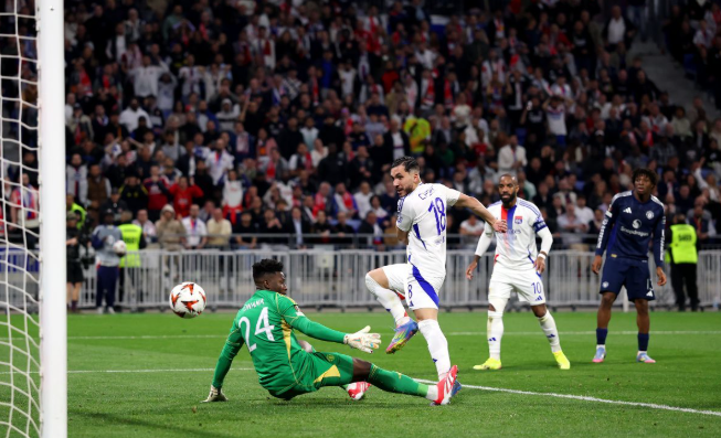 拉斐尔：曼联欧联杯次回合战里昂成“热门”，里昂控球占优但红魔主场强势