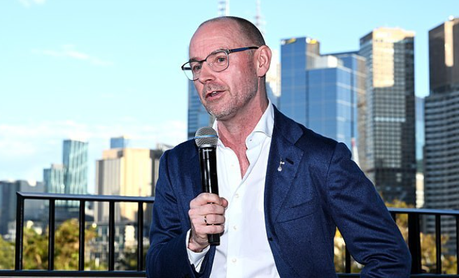 热刺总监穆恩预计离任，伤病危机成导火索