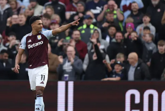 沃特金斯怒斥替补困境后爆发！74球追平队史传奇，维拉核心剑指欧冠席位