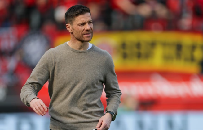 皇马锁定阿隆索执教悬念待解，千万欧解约金成关键博弈点