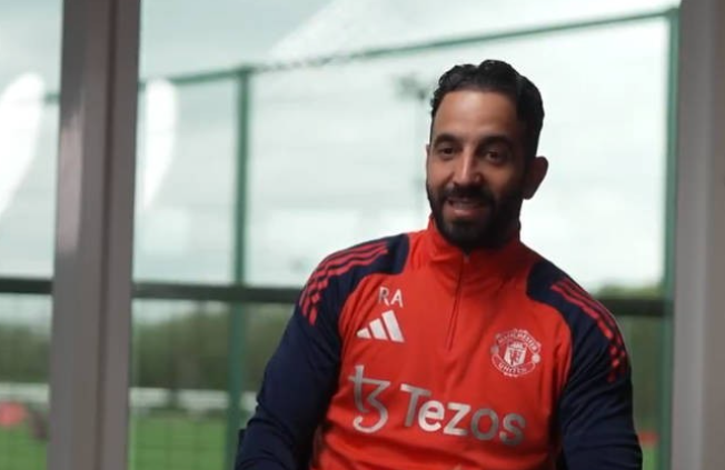 阿莫林谈曼联球员定位：B费位置灵活，梅努需谨慎培养