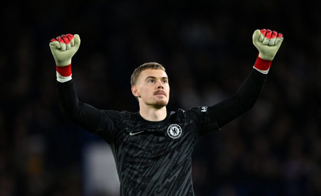 彼得罗维奇租借斯特拉斯堡状态回勇，未来去留牵动切尔西与法甲队合作