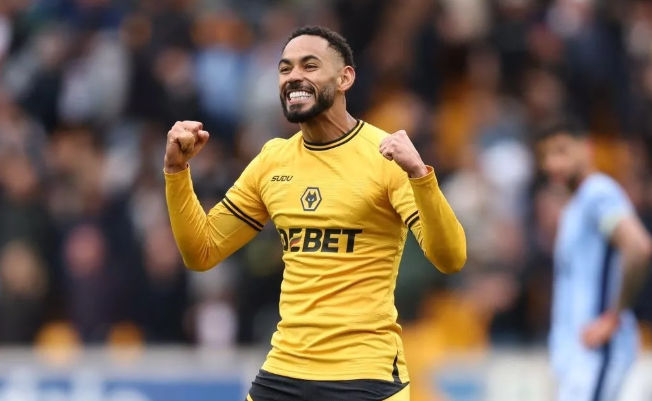 内维尔力荐库尼亚：曼联急需锋线强援，巴西前锋适配战术体系