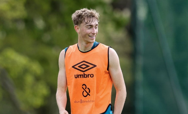 拜仁“心动”难敌英超“钞能力”，赫伊森转会天平倾向英伦