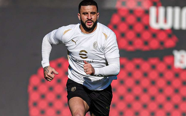 沃克言论风波：赛场沟通误解与足球理念阐释