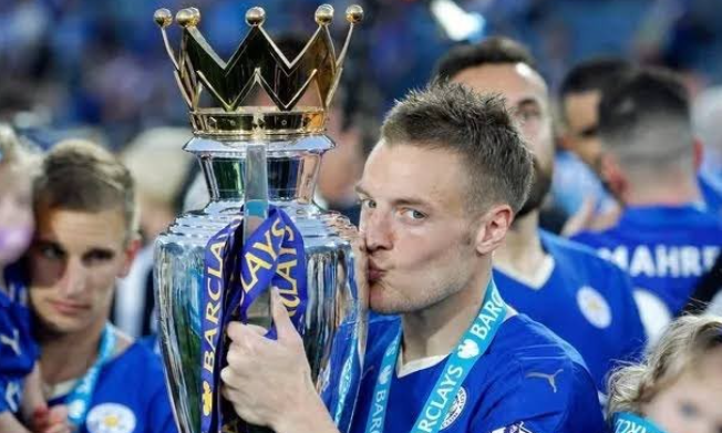 瓦尔迪挥别蓝狐拒挂靴，38岁锋线传奇剑指绿茵新征程