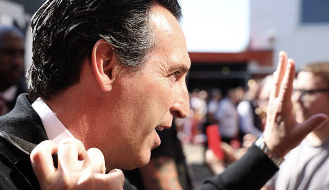 埃梅里率维拉奏响欧冠序曲：压力铸就竞争力，沃特金斯诠释团队真谛