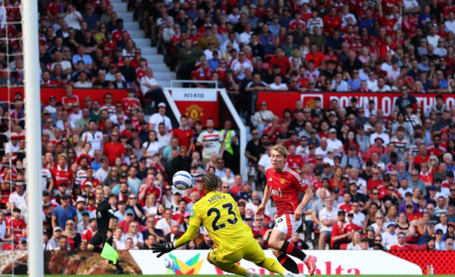 阿雷奥拉赛后发声：客胜曼联实至名归，感慨队友与离别