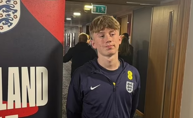 阿森纳切尔西领衔争夺，斯文登镇天才后卫海德成香饽饽