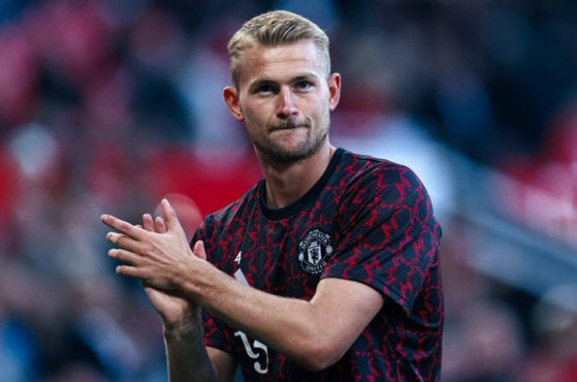 曼联伤情更新：德利赫特或战切尔西复出，多人归期未定