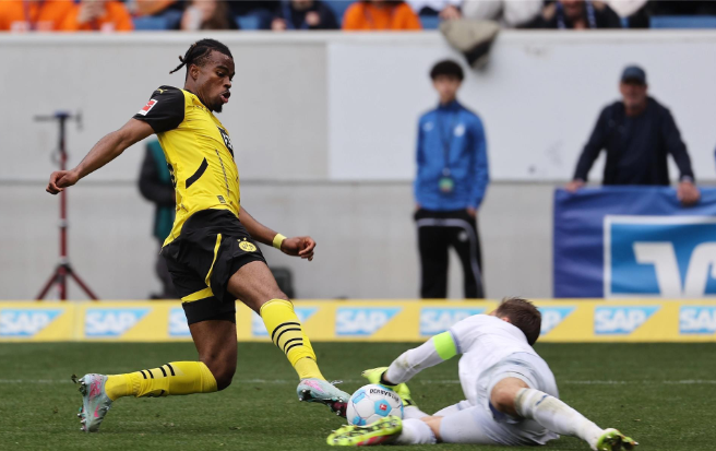 德媒：多特彻底放弃丘库埃梅卡，租借+薪资支出超千万欧元却仅获17%出场率