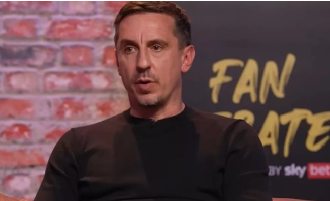 曼联夏窗或迎重建风暴：内维尔称8-10人离队，B费存疑引连锁反应