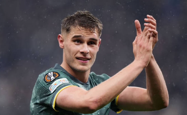 范德芬：伤病难阻欧联杯夺冠决心