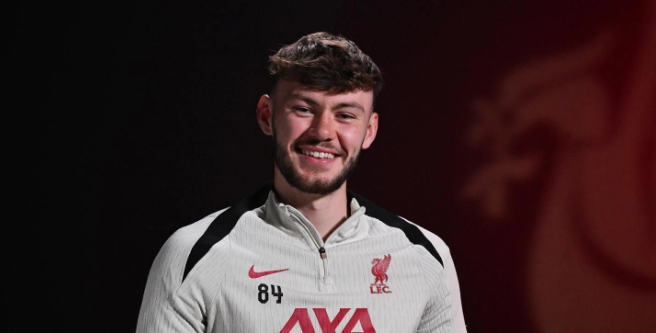 布拉德利续约至2029年：从青训少年到冠军基石，北爱尔兰铁卫誓与红军共创时代