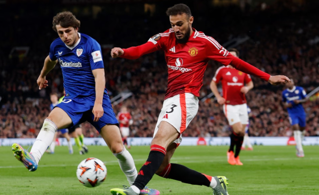 马兹拉维揭秘高光赛季：戒糖重塑身体，多面手属性凸显曼联隐忧