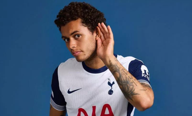 布伦南谈训练“意外”与欧联决赛：专注当下，热刺剑指历史突破