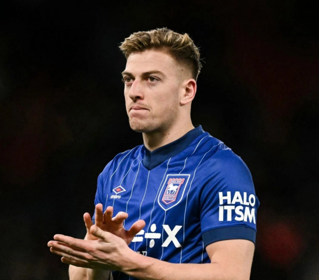 曼联欧联决战成德拉普争夺关键，红魔需冠军奖杯锁定英超新星