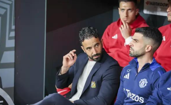 曼联信任阿莫林，转会运作与球员去留引关注