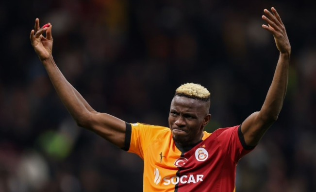 利雅得新月加速谈判奥斯梅恩，曼联引援迟缓或错失强援